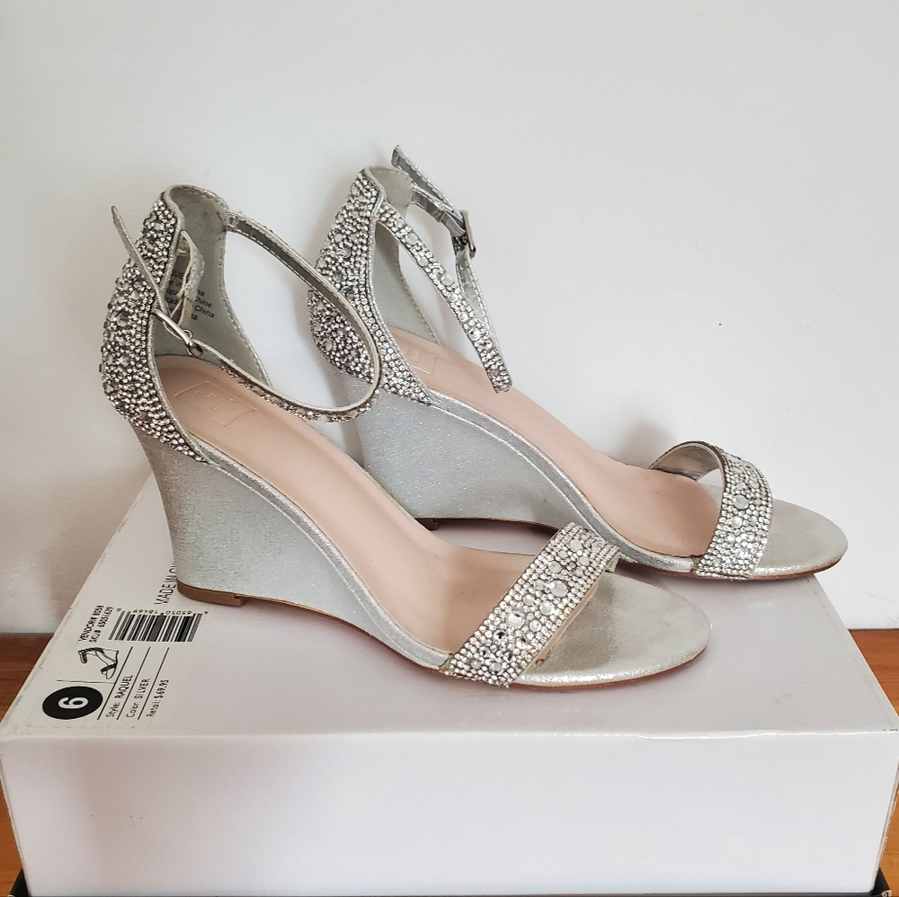 DB Studio Elegant Silver Wedge Sandals Size 6